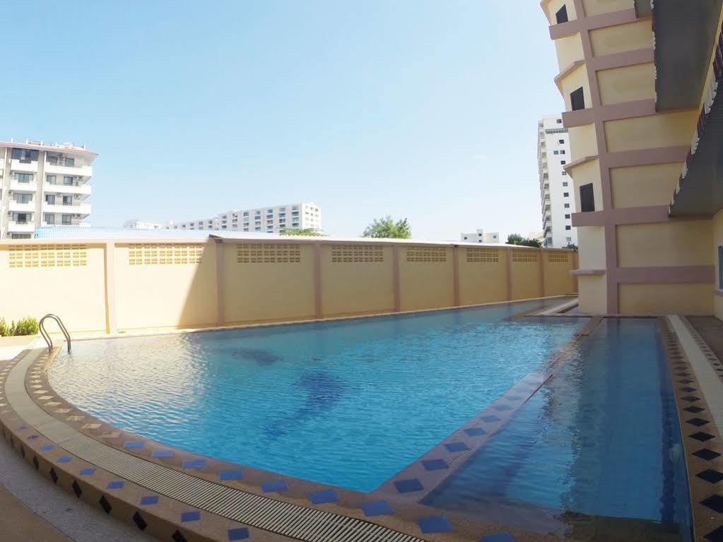 Oyo 523 Aa Pattaya Ville Kültér fotó