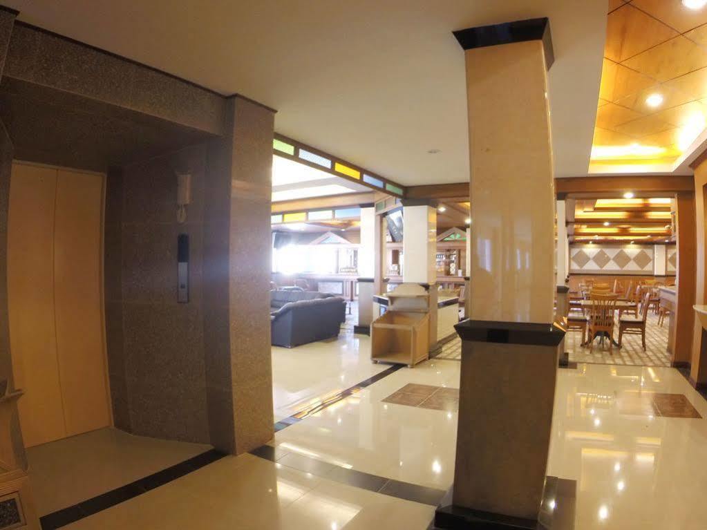 Oyo 523 Aa Pattaya Ville Kültér fotó