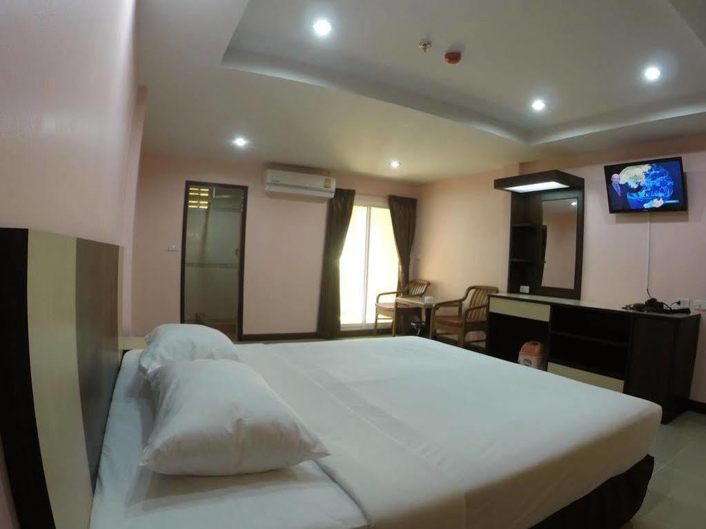 Oyo 523 Aa Pattaya Ville Kültér fotó