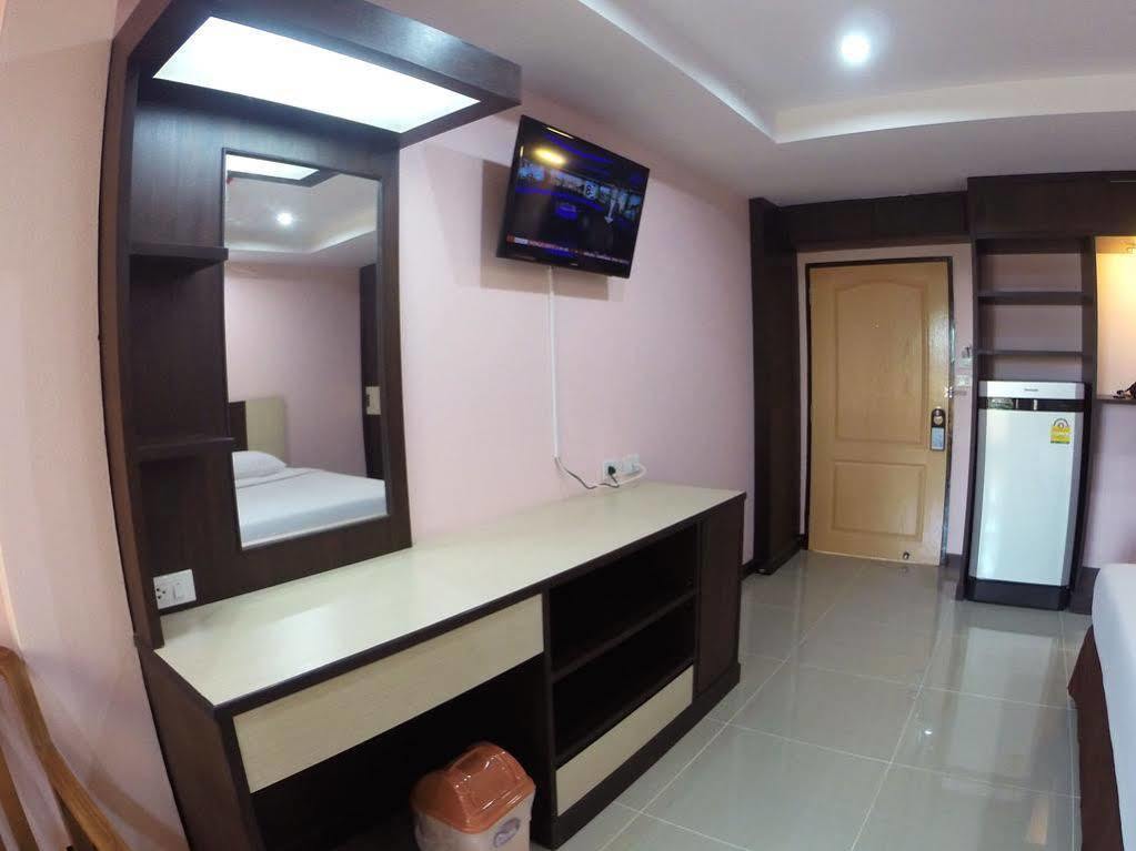 Oyo 523 Aa Pattaya Ville Kültér fotó