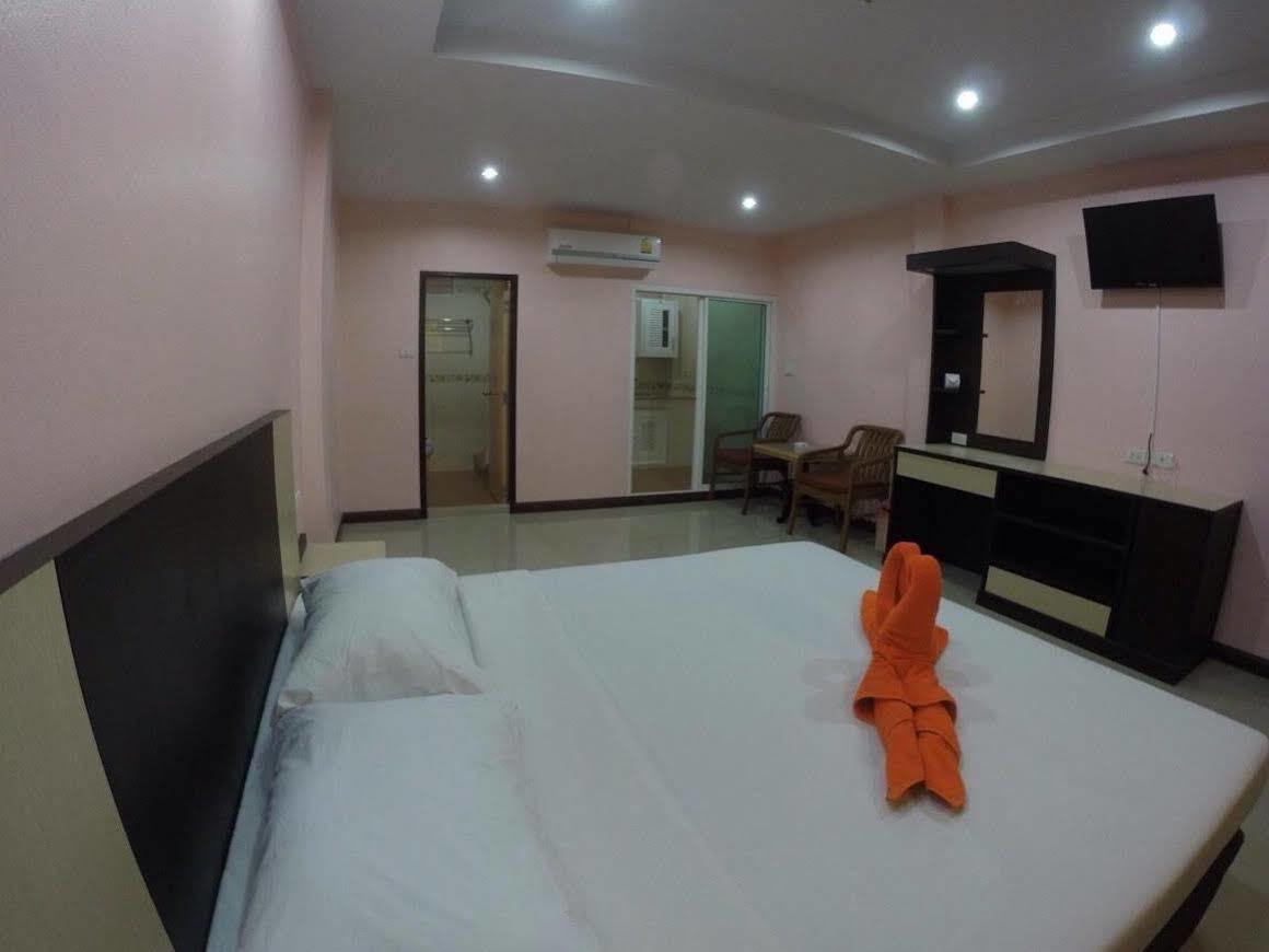 Oyo 523 Aa Pattaya Ville Kültér fotó