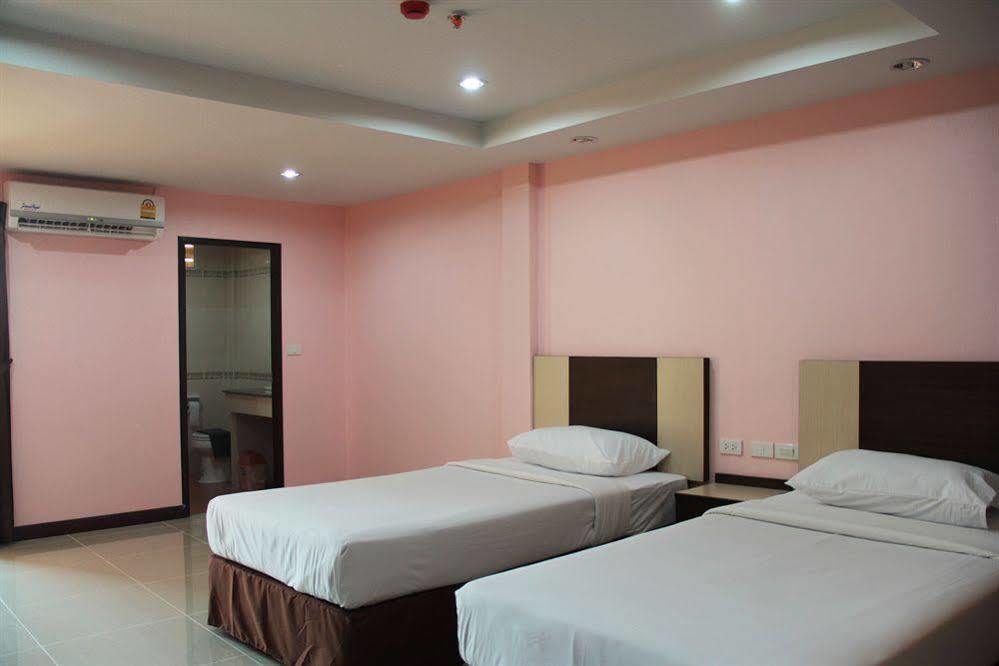 Oyo 523 Aa Pattaya Ville Kültér fotó
